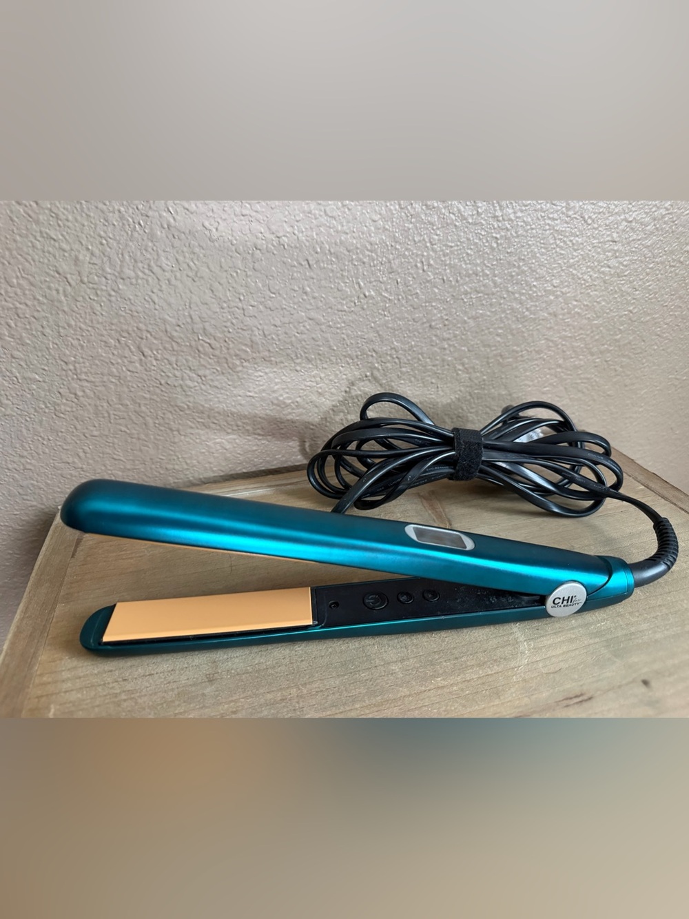 CHi Ulta Collaboration Teal Flat Iron with Gold Plates